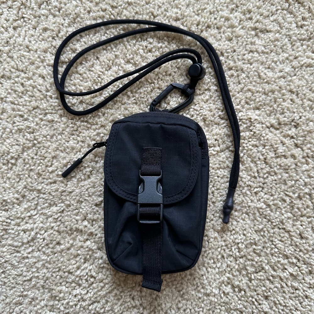 Uniqlo Utility Pouch
